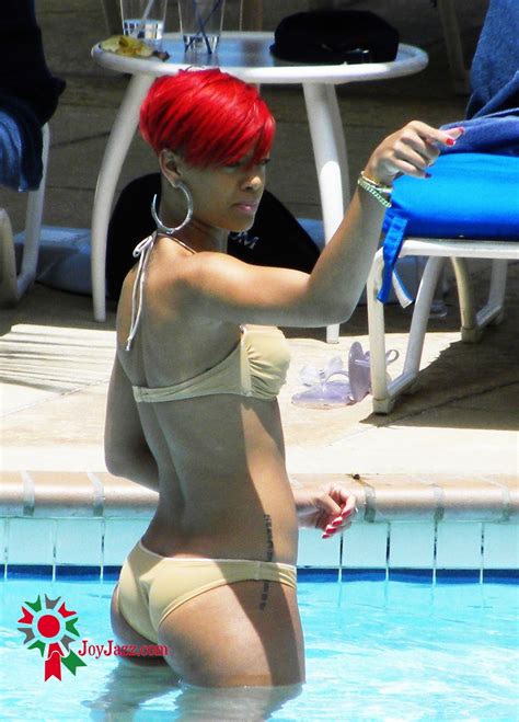 Hot And Spicy Rihanna Bikini Candids In Barbados