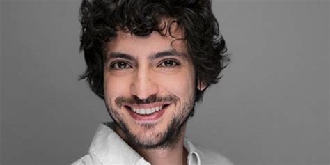 2019 yılında mucize doktor dizisinde savant sendromlu doktor asistanı ali vefa karakterini canlandırdı. Taner Ölmez kimdir? Taner Ölmez kaç yaşında ve nereli ...