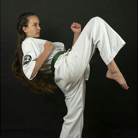 Pin By Ira Timothy On Martial Arts Martial Arts Girl Martial Arts Women Karate Girl