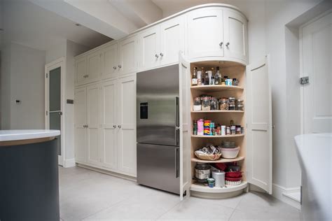 Our kitchen cabinets come in a variety of practical and space saving designs, all at affordable prices. London Townhouse Kitchen - George Robinson Kitchens