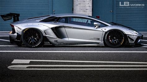 Liberty Walk Creates Wide Body Lamborghini Aventador