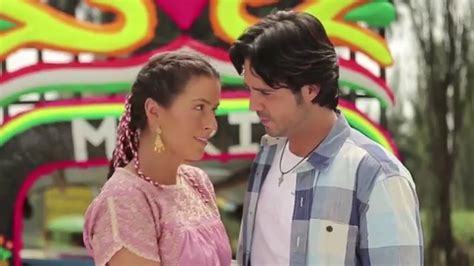It is a remake of the mexican telenovela simplemente maría, produced in 1989. Simplemente María | Alejandro y María - YouTube