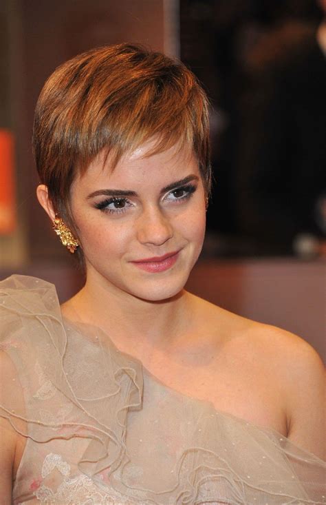 The look can be simple and chic or textured and funky, whatever short hairstyle you may go for it will surely get you noticed. Emma Watson's Short Hairstyles and Haircuts - 15+