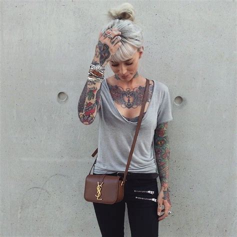 Pin By Laura Mascart On Sammi Jefcoate Style Tattoed Women Girl Tattoos Fashion