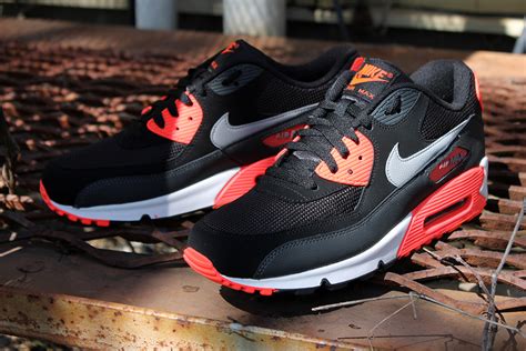 Nike Air Max 90 Essential Black Infrared ~ Freshly Laced