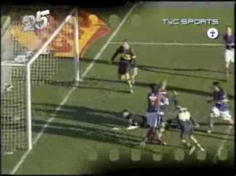 Lo que san lorenzo construyó ladrillito a ladrillito, boca lo resolvió con dos toquecitos. apertura 2006 boca 7 san lorenzo 1 - YouTube