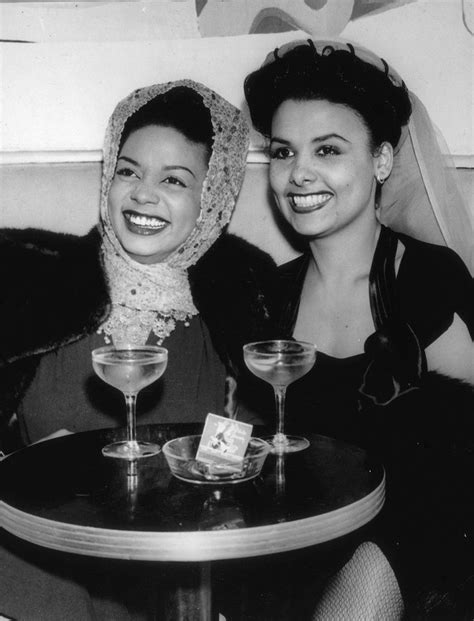 Pin By Kira Maine On Old Hollywood Vintage Black Glamour Lena Horne