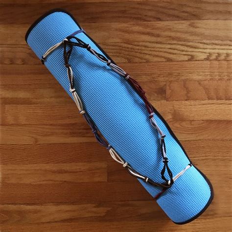 Diy yoga mat strap tutorial. DIY: Make Your Own No-sew Yoga Mat Holder