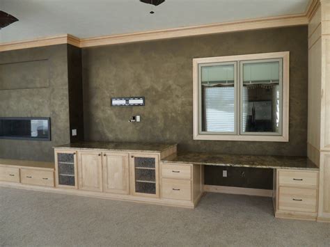 Here are best ideas to do that. Family Room Accent Wall - Faux Finishes - Bella Faux Finis ...