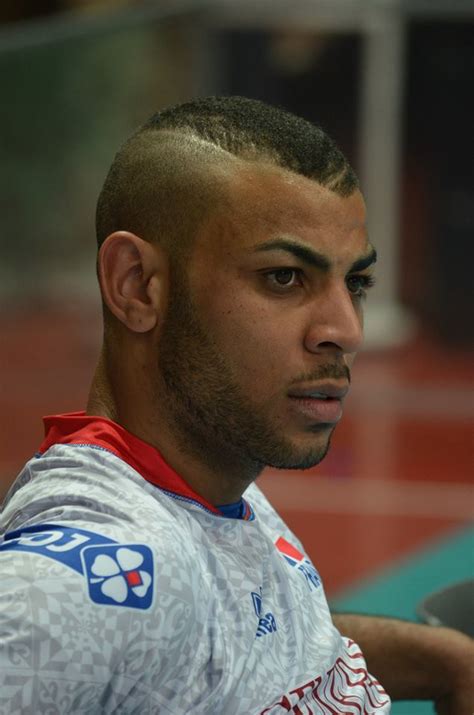Portrait du joyau du volley tricolore, earvin ngapeth, qui brille en italie. Earvin Ngapeth, Kevin Tillie, Antonin Rouzier, Pierre ...