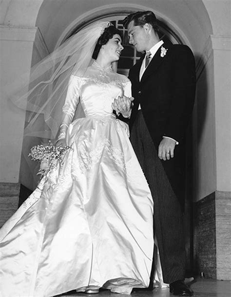 Elizabeth Taylor’s First Wedding Gown To Be Auctioned Off By Christie’s Elite Choice
