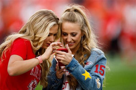 Look Nfl Owners Daughter Goes Viral Before Game The Spun