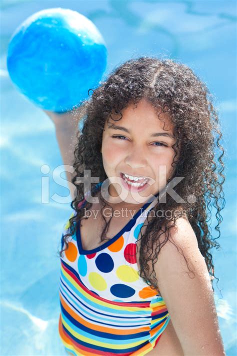 Foto De Stock African American Girl Interracial Niño Jugando En La