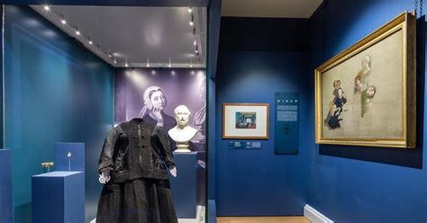 Why Groups Have Been Flocking To Kensington Palace A New Exhibition