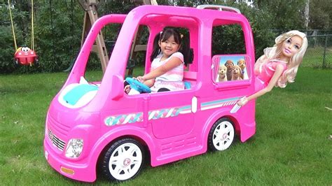 Power Wheels Barbie Dream Camper Battery Powered Ride On With Music Sounds 14 Accessories