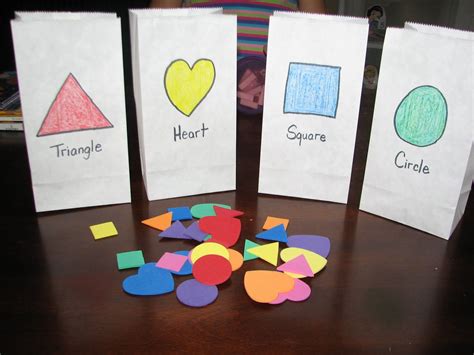 Free Shape Sorting Activity Preschool Crafts Shapes Shape Activities Gambaran