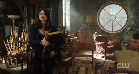 The House In The New Charmed Reboot May Look Familiar Hooked On Houses