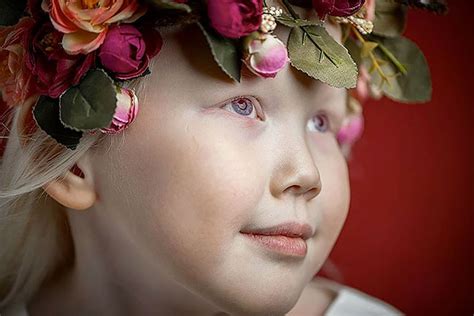 8 Year Old “siberian Snow White” Surprises Modeling Agencies With Unique Beauty Gets Flooded