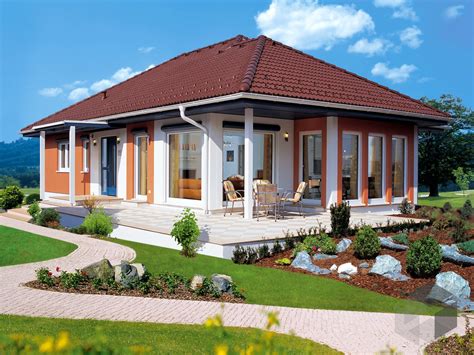 Der rund 130 qm große bungalow grundriss verfügt über 5 zimmer und ist ideal für eine familie mit bis zu drei kindern geeignet. Einfamilienhaus ELK Bungalow 122 (out) von ELK Fertighaus ...