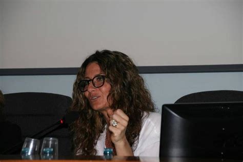 I semi di lino sono un ottimo alimento da introdurre nella propria alimentazione per prevenire la formazione di cancro al seno. Spinelli, i 18mila km per combattere il cancro ...