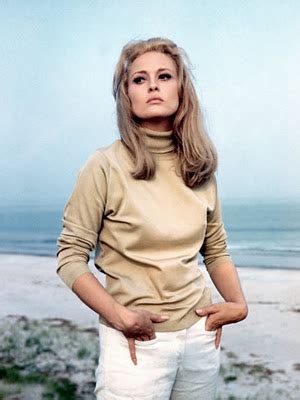 Trunks Beach Couture Movie Inspiration Faye Dunaway In The Thomas Crown Affair