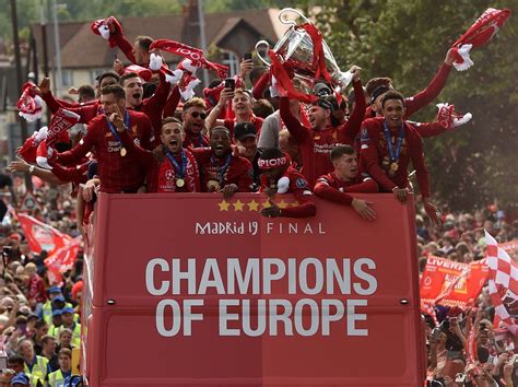 The official liverpool fc website. Thousands line up streets of Liverpool to celebrate the ...