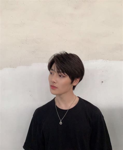Formed in 2017 by jyp entertainment, south korean boy band stray kids united members bang chan, lee know, changbin, hyunjin, han, felix, seungmin, and i.n, who survived the television reality show of the same name. stray kids in 2020 | Felix stray kids, Stray, Kids