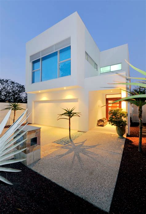 Planbuild are experts in small lot house designs in brisbane, where subdivision and housing density are increasing. Small Lot House Plan Idea - Modern Sustainable Home ...