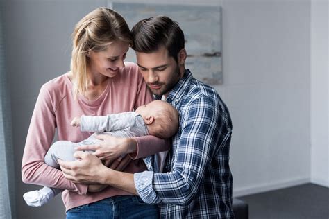 Los permisos de paternidad y maternidad tendrán un mínimo de cuatro