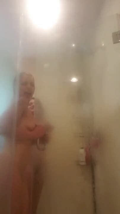 Leaked Snapchat Nude Two Lesbians Taking A Shower Fkbae
