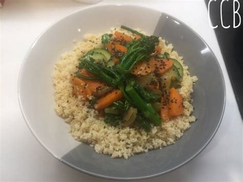 I didn't use enough cous cous last time so i opted for more on this recipe and it seemed just right. Cous cous alle verdure e sesamo nero - Greenpink Magazine