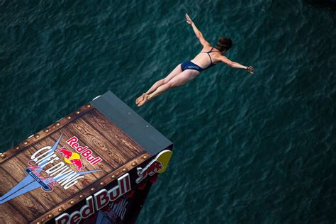 Red Bull Cliff Diving Les Femmes En Action