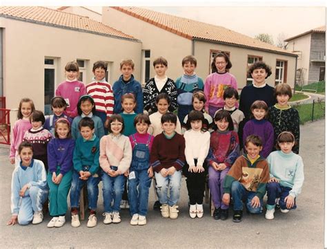 Photo De Classe Ce2 90 91 De 1990 Ecole Du Pin Le Pin Copains Davant