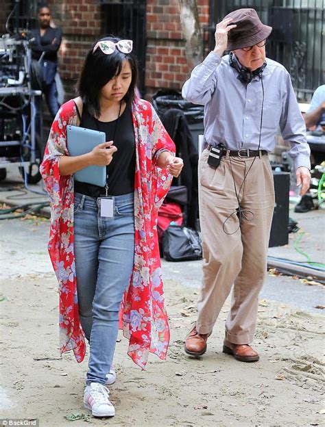 Woody Allens Daughters Bechet And Manzie On Set Daily Mail Online