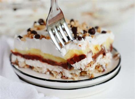 Bake for 30 minutes or until cornbread is done. Piggy Pudding Dessert - RecipesSnacks.com | Dessert ...
