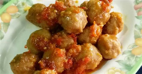 Resep sambal bakso yang pedas nya pas buat teman makan mie ayam, tekwan dan lainnya. Resep Sambal Bakso Pedas : Resep Bakso Bakar Rumahan - YouTube / 5 siung bawang merah ukuran ...