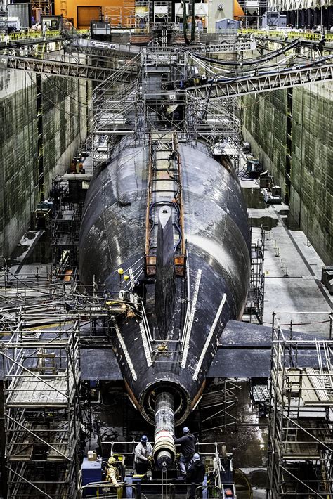 Ohio Class Uss Georgia Ssgn 729 Undergoing Maintenance In The Drydock