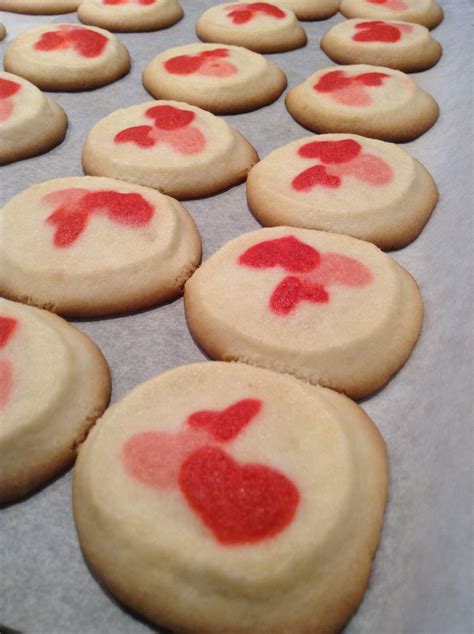 Decorate with frosting and mini m&m's or mini chocolate chips. Pillsbury valentines day cookies. Yummmm! Best cookies | Favorite cookies, Chocolate explosion ...