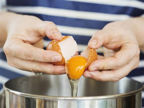 How to Separate Your Eggs Like a Pro | Crynfiction