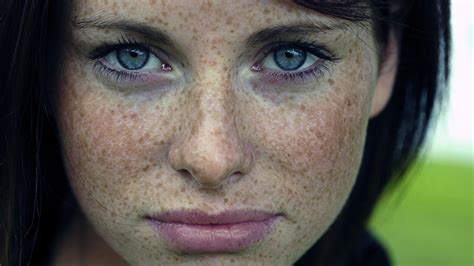 Beautiful Girls With Freckles Wallpaper X