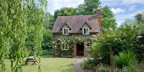 Country cottages for rent in the uk come with heaps of character and amenities. This quintessential English country cottage from National ...
