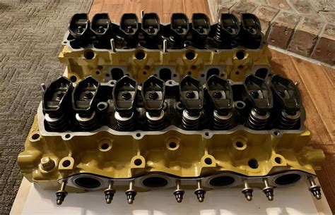 Ford 69l 73l Idi Turbo Na Cylinder Heads F 250 F 350 Outside