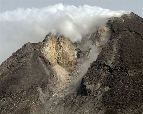 Maybe you would like to learn more about one of these? Gambar Sekitar Letusan Gunung Berapi Merapi