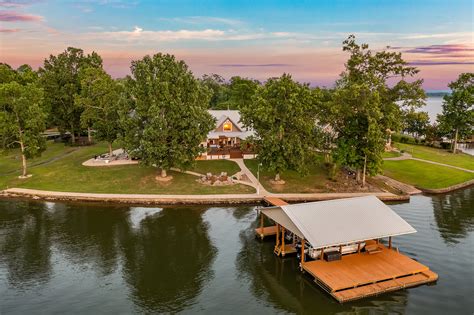 Lakefront Home With Boathouse On Weiss Lake In Cedar Bluff Alabama