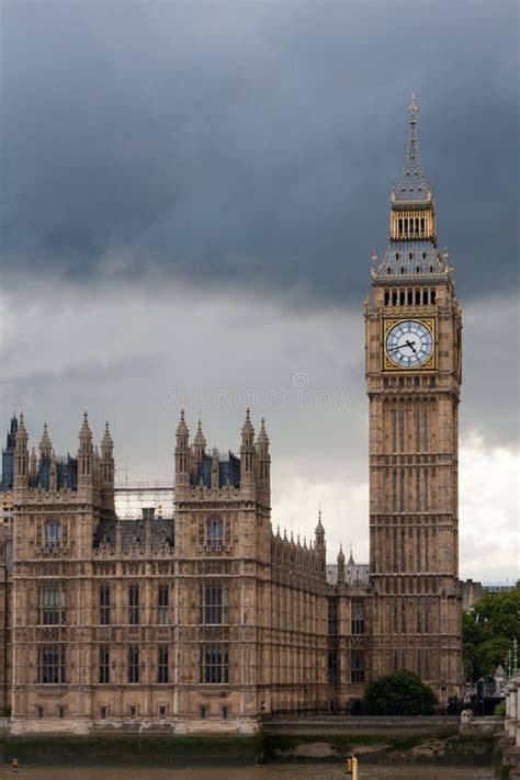Big Ben Clock Tower And The Houses Of Parliament On A Cloudy Day