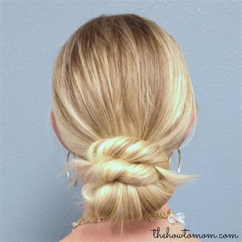 How To Do An Easy Chignon Without Bobby Pins The How To Mom