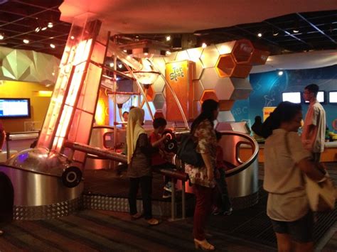 Focusing on petroleum development and futuristic technology, this stem discovery center is an interactive. Expatriate in KL: Petrosains Discovery Centre for Toddlers