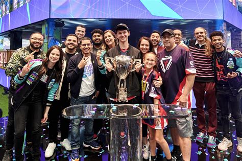 The game stops resembling anything you've really seen before as things move towards the final circles and combat morphs into a shifting, acrobatic build with dozens of. Fortnite World Cup Sets Record Numbers - BC-GB - Gaming ...