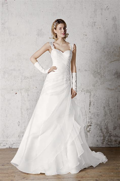 A jour unique, robe exceptionnelle ! Collection Bella 2017 : Robe de mariée Sonate