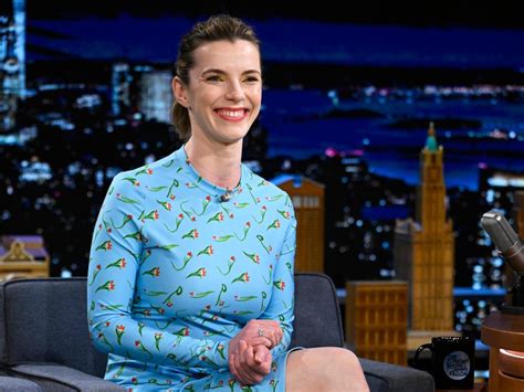 Glow Star Betty Gilpin Was Accidentally Forgotten In A Body Bag While Playing A Corpse On Law